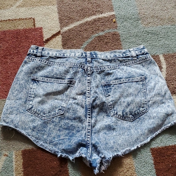 Bluenotes Jean Shorts - Picture 2 of 2